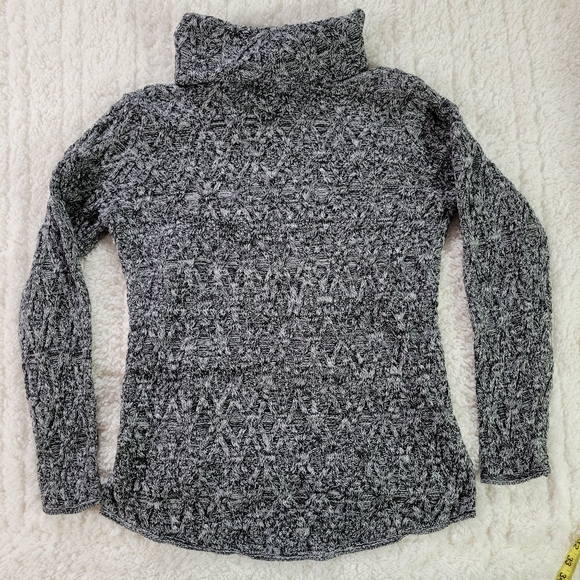 Eight Eight Eight Women’s Cowl Neck Sweater Sz M Blk/White Long Tunic Cable Knit - Picture 16 of 16